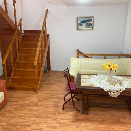 Ultracentral Apartment Near Moscovitz Palace Oradea Exterior foto